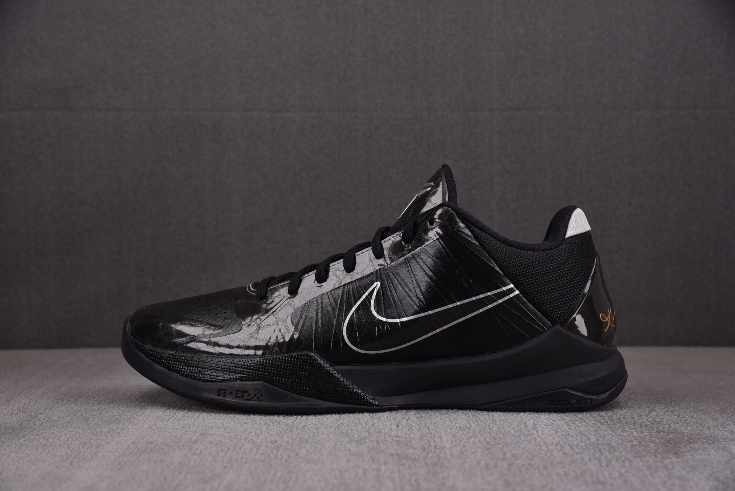 Kobe 5 ‘Blackout’