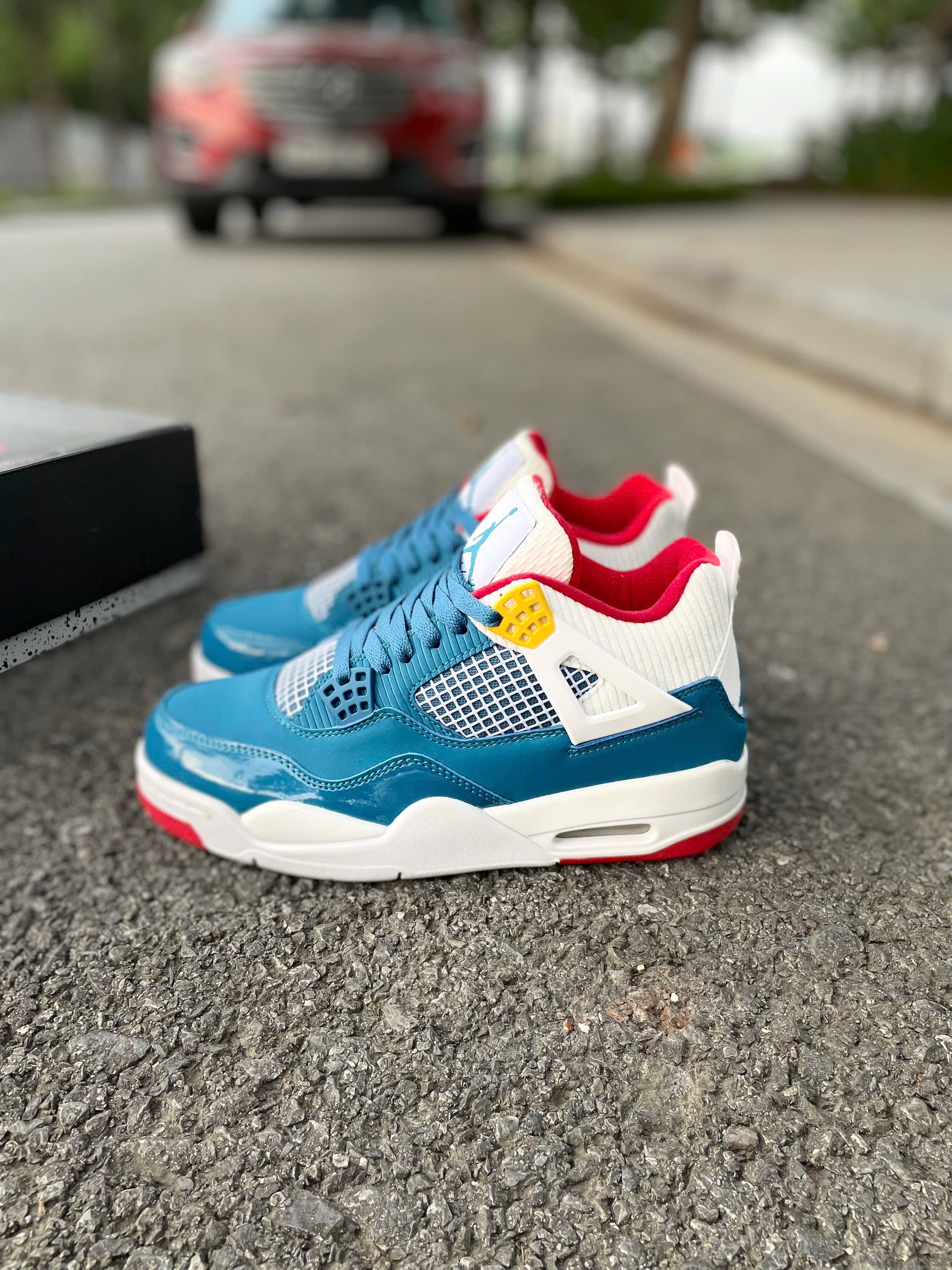 Nike Air Jordan 4 Retro ‘Messy Room’