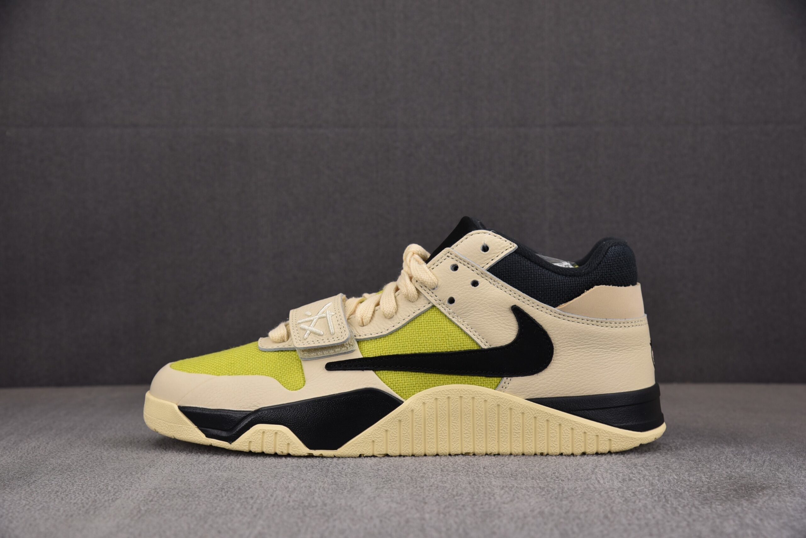 mẫu Nike Air Jordan Jumpman Jack TR x Travis Scott "Bright Cactus"