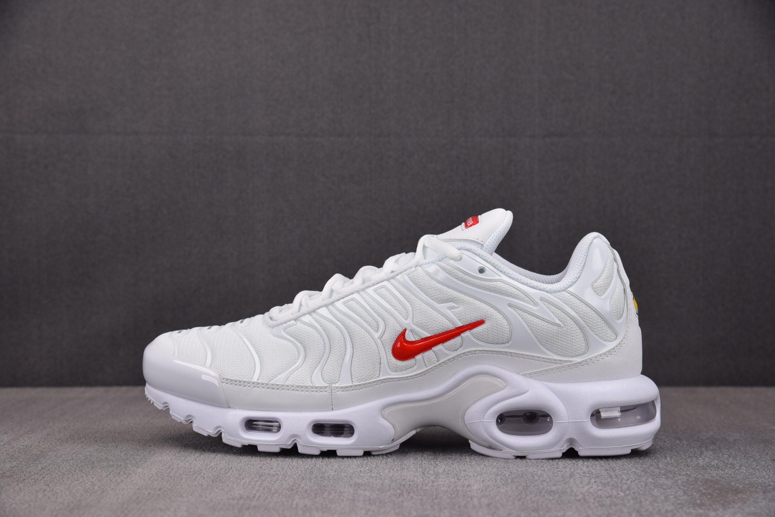 Nike Supreme x Air Max Plus TN ‘White’