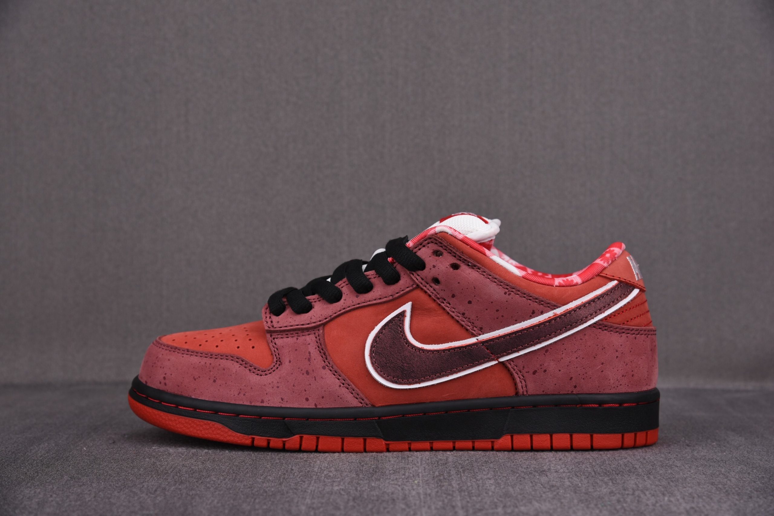 Nike SB Dunk Low "Red Lobster"
