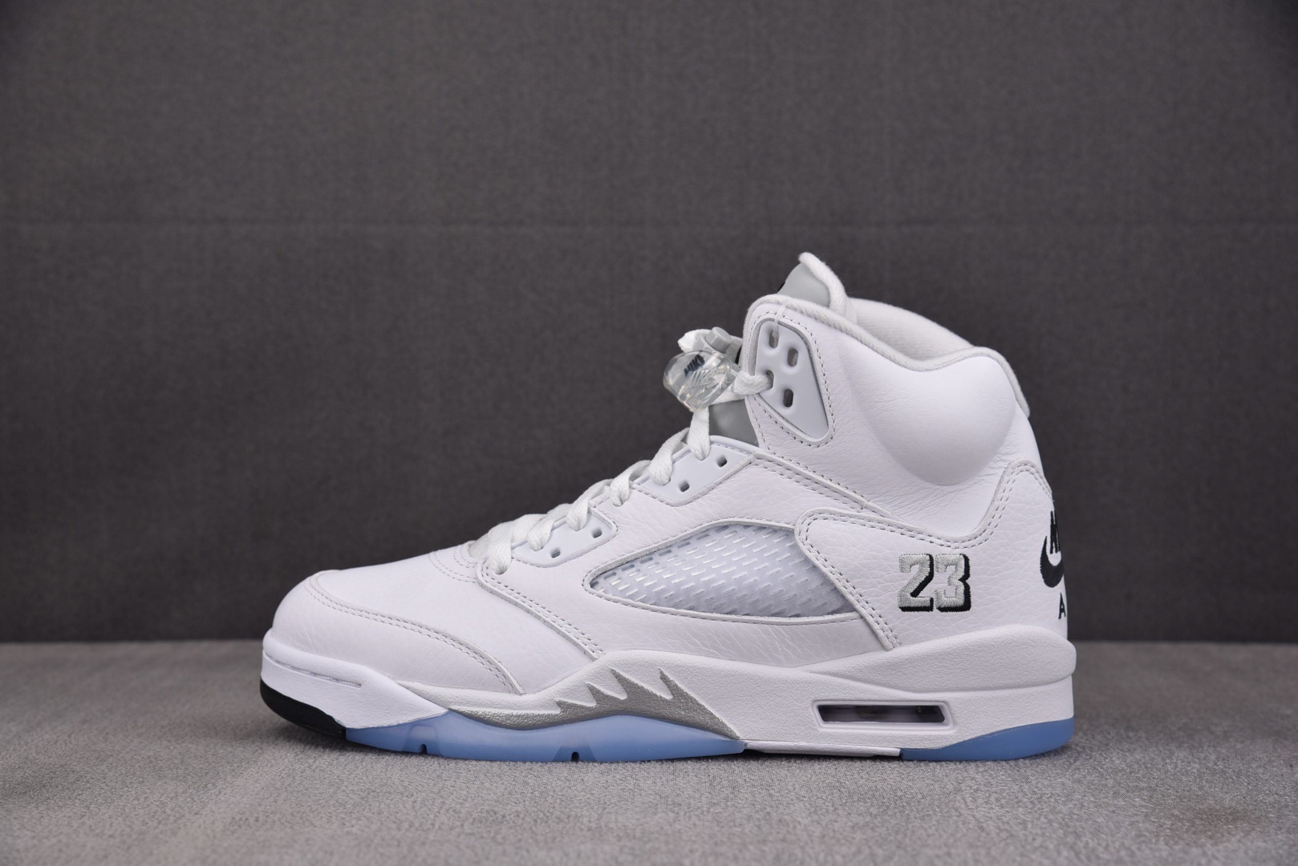 NIKE AIR JORDAN 5 RETRO ‘WHITE METALLIC’