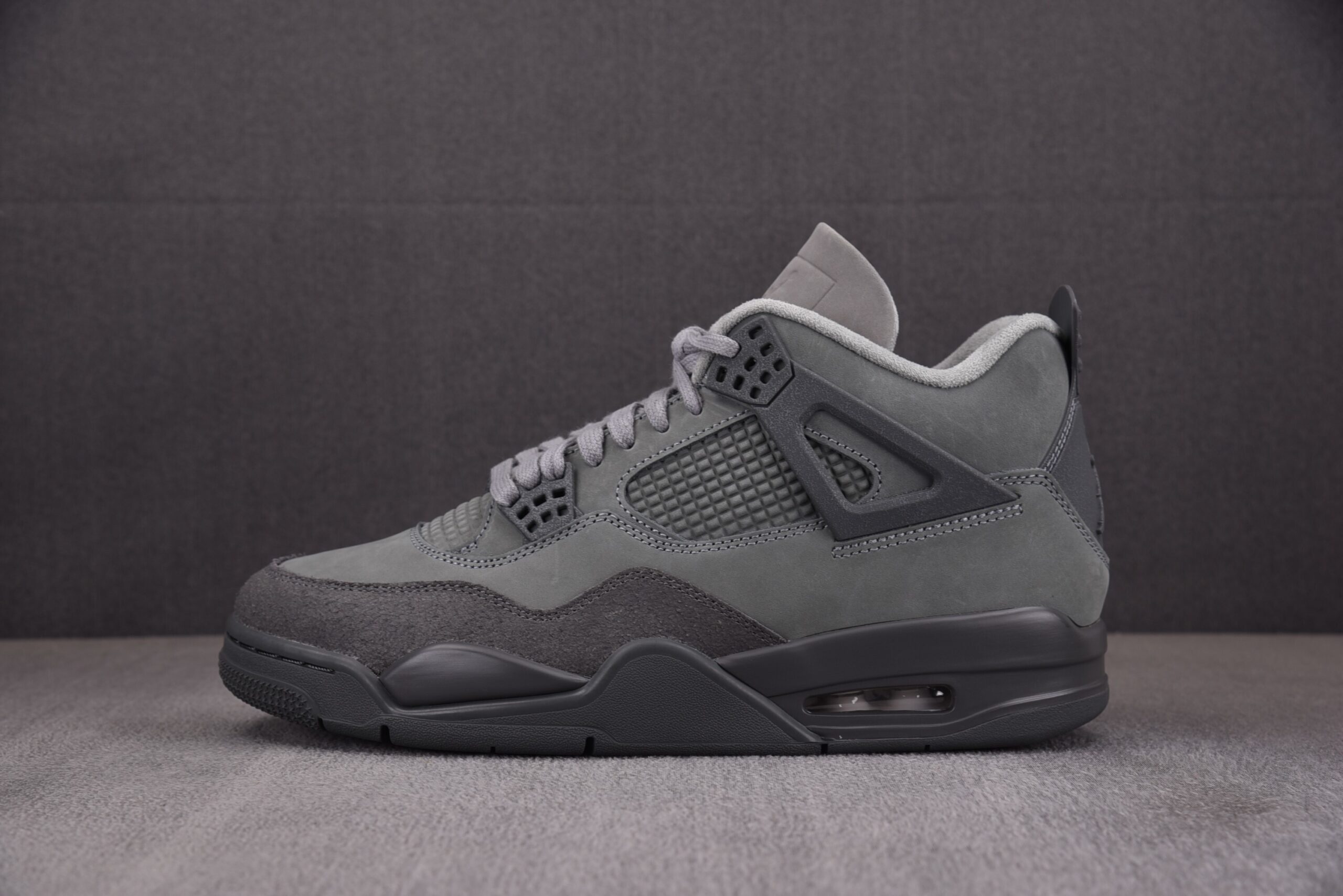 Jordan 4 Retro SE ‘Smoke Grey’