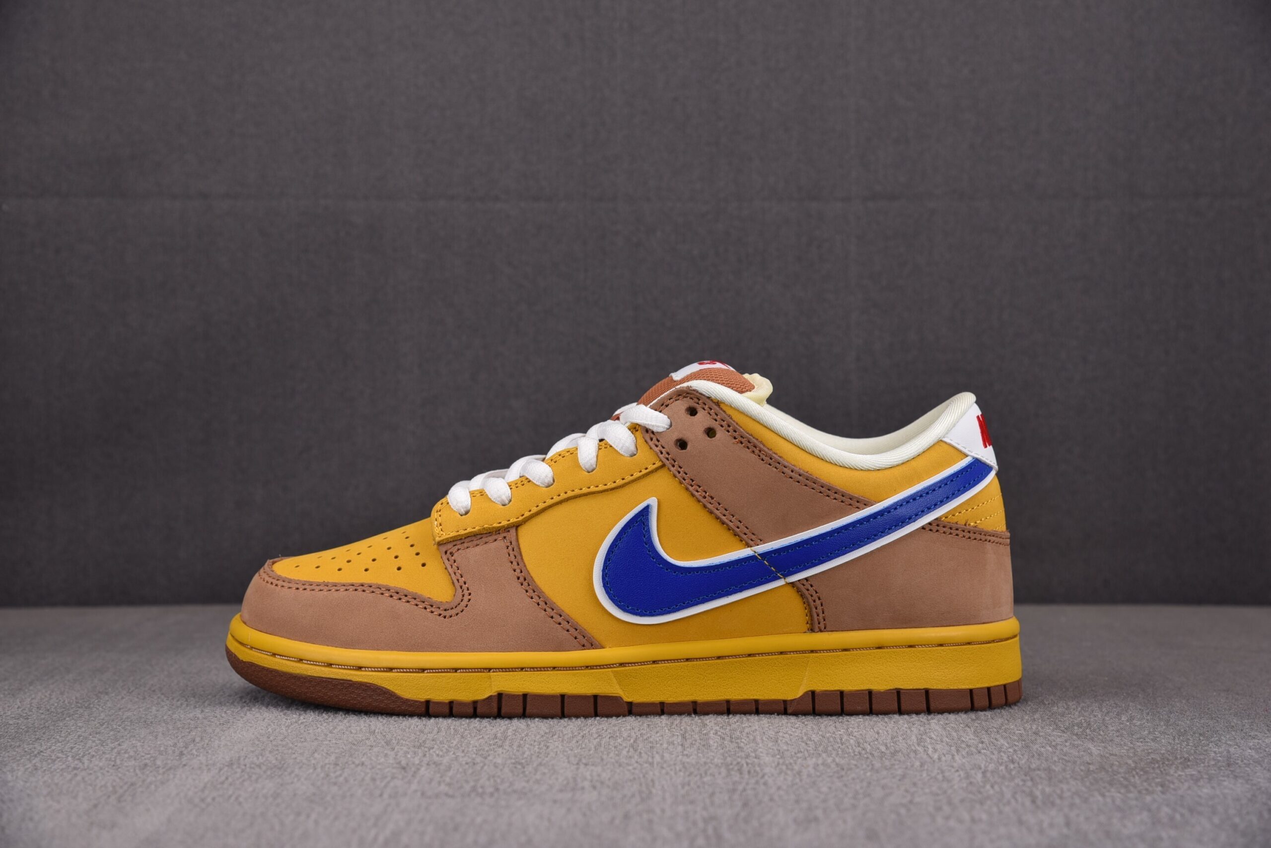 Nike SB Dunk Low Newcastle Brown Ale