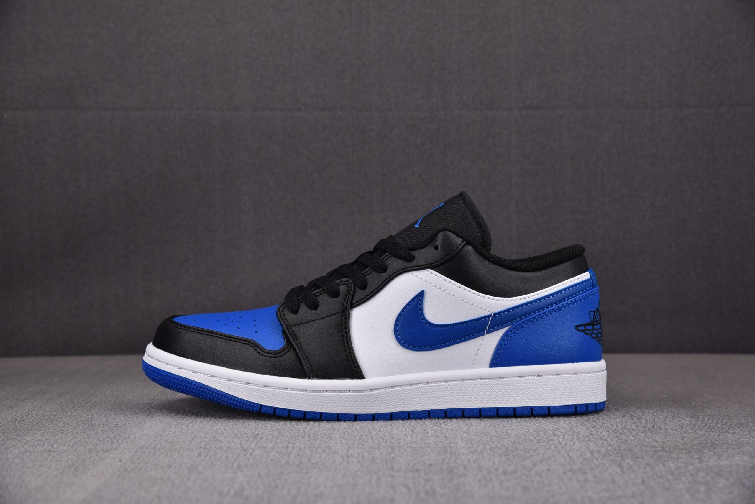 Jordan 1 Low ‘ROYAL TOE’