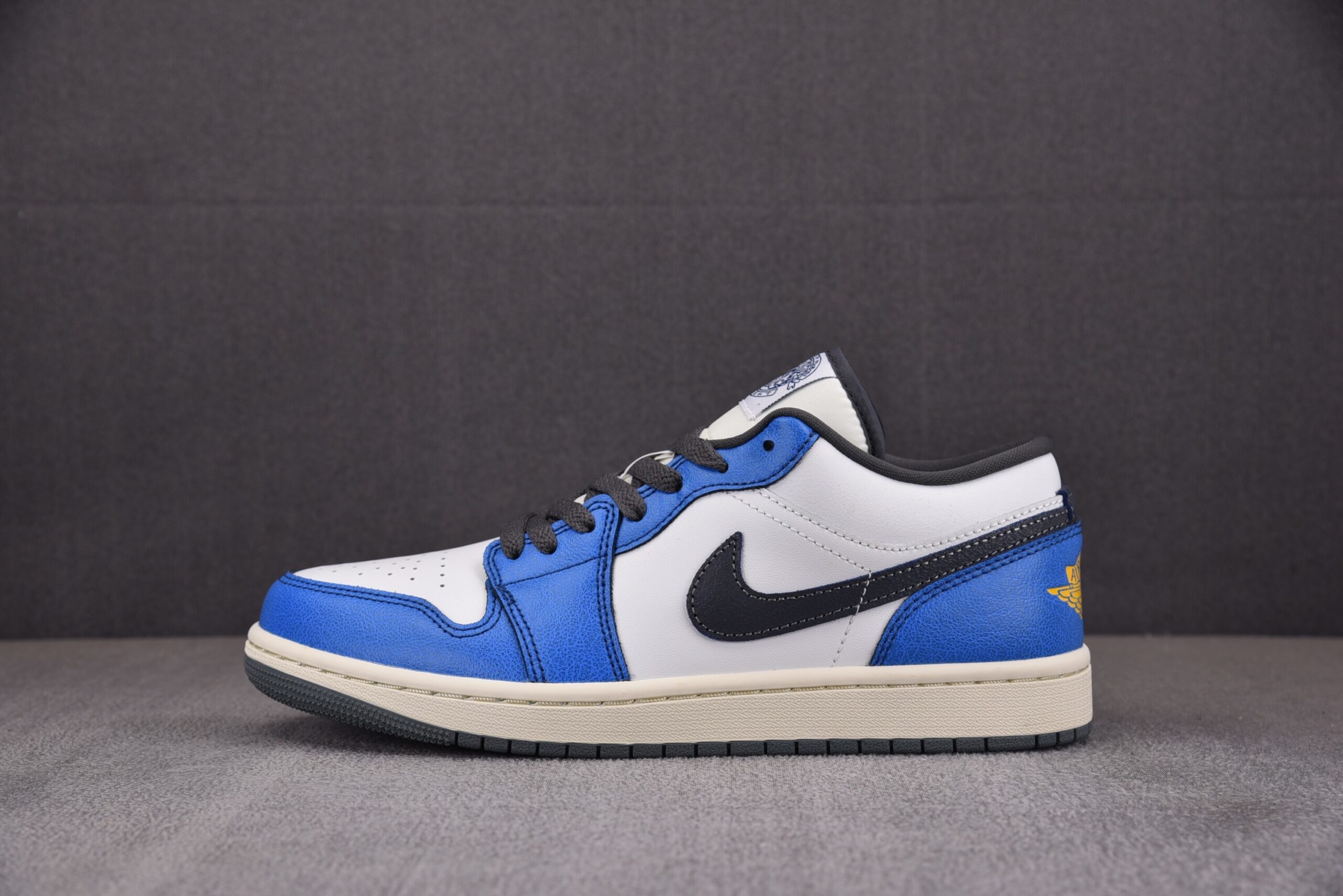Jordan 1 Low SE ‘FLIGHT VINTAGE’