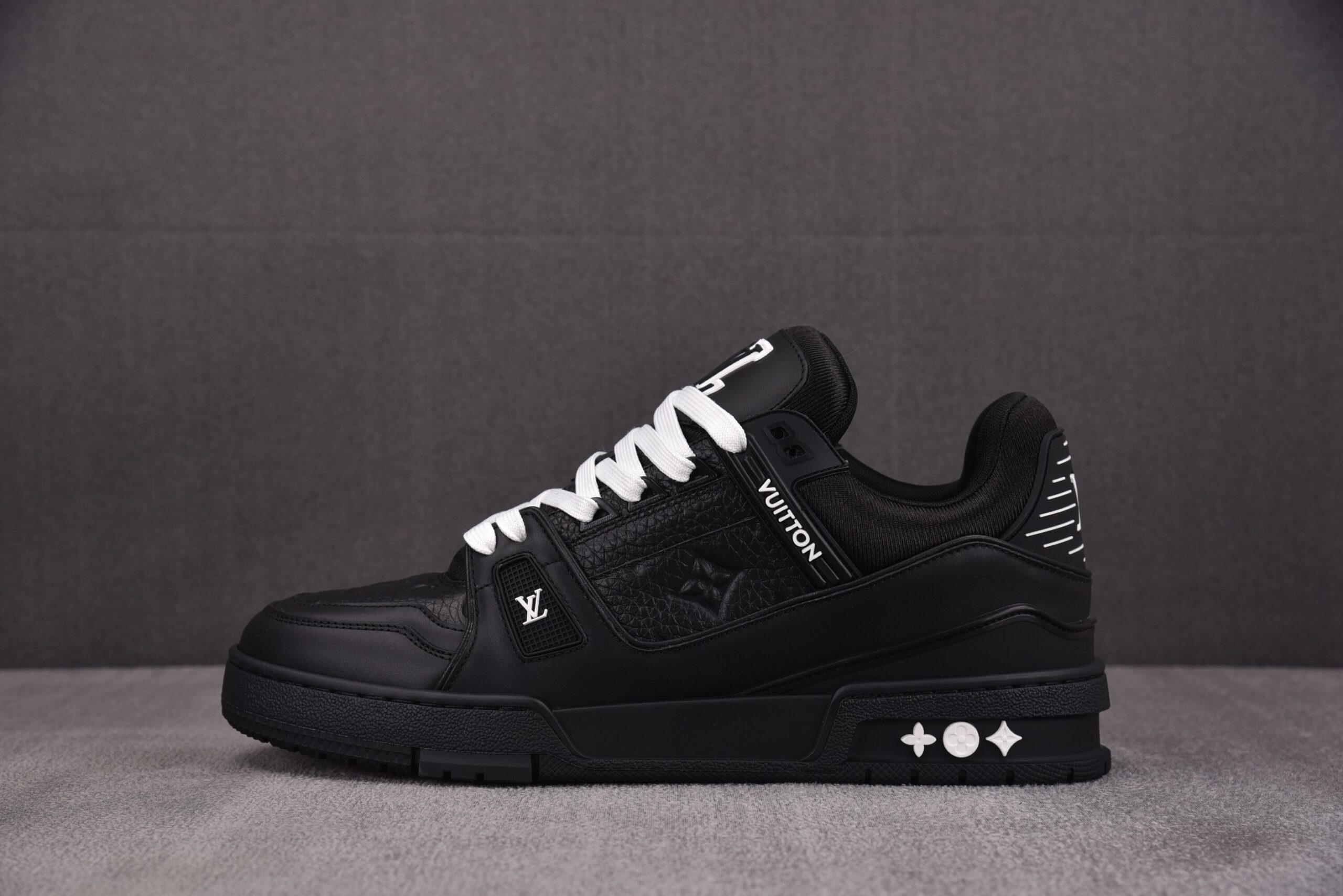 Louis Vuitton Trainer ‘BLACK EMBOSSED MONOGRAM’