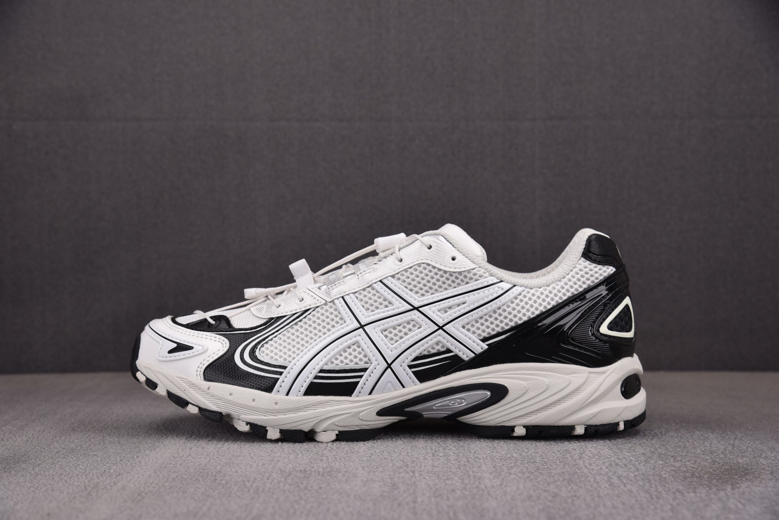 ASICS Gel-Kahana TR V4 ‘Black White’