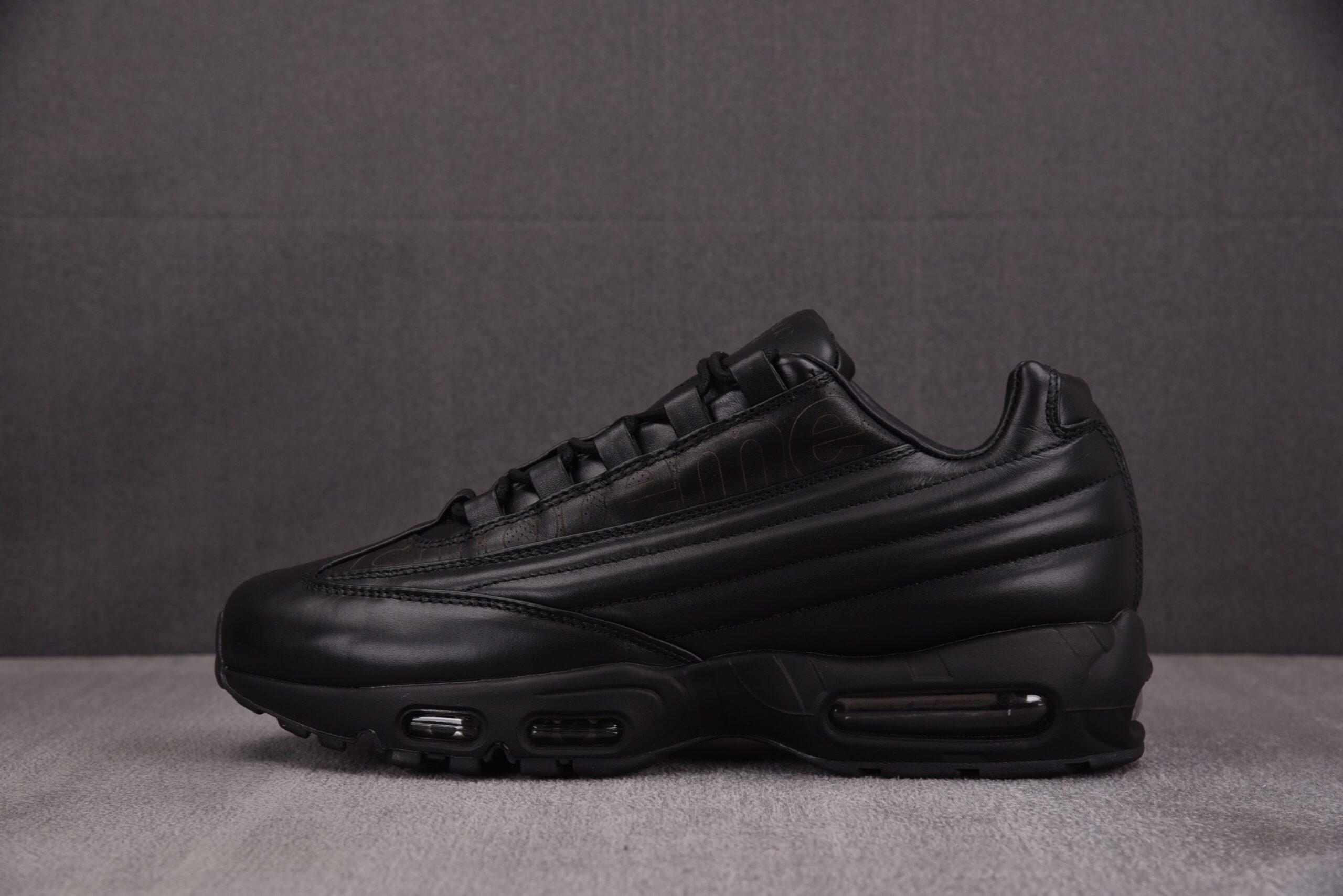 Nike Air Max 95 Lux Supreme ‘TRIPLE BLACK’