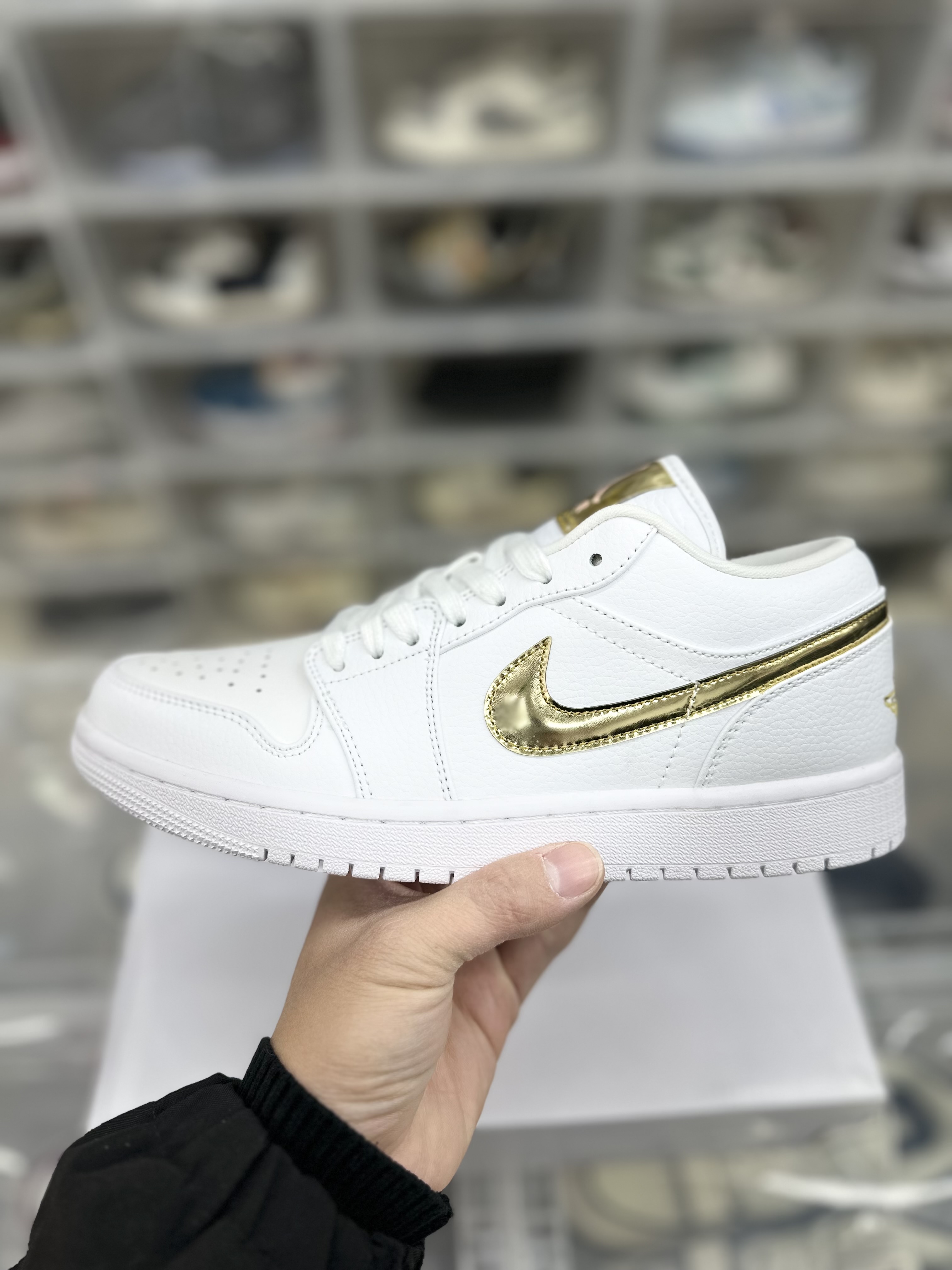 Nike Air Jordan 1 Low White Metallic Gold