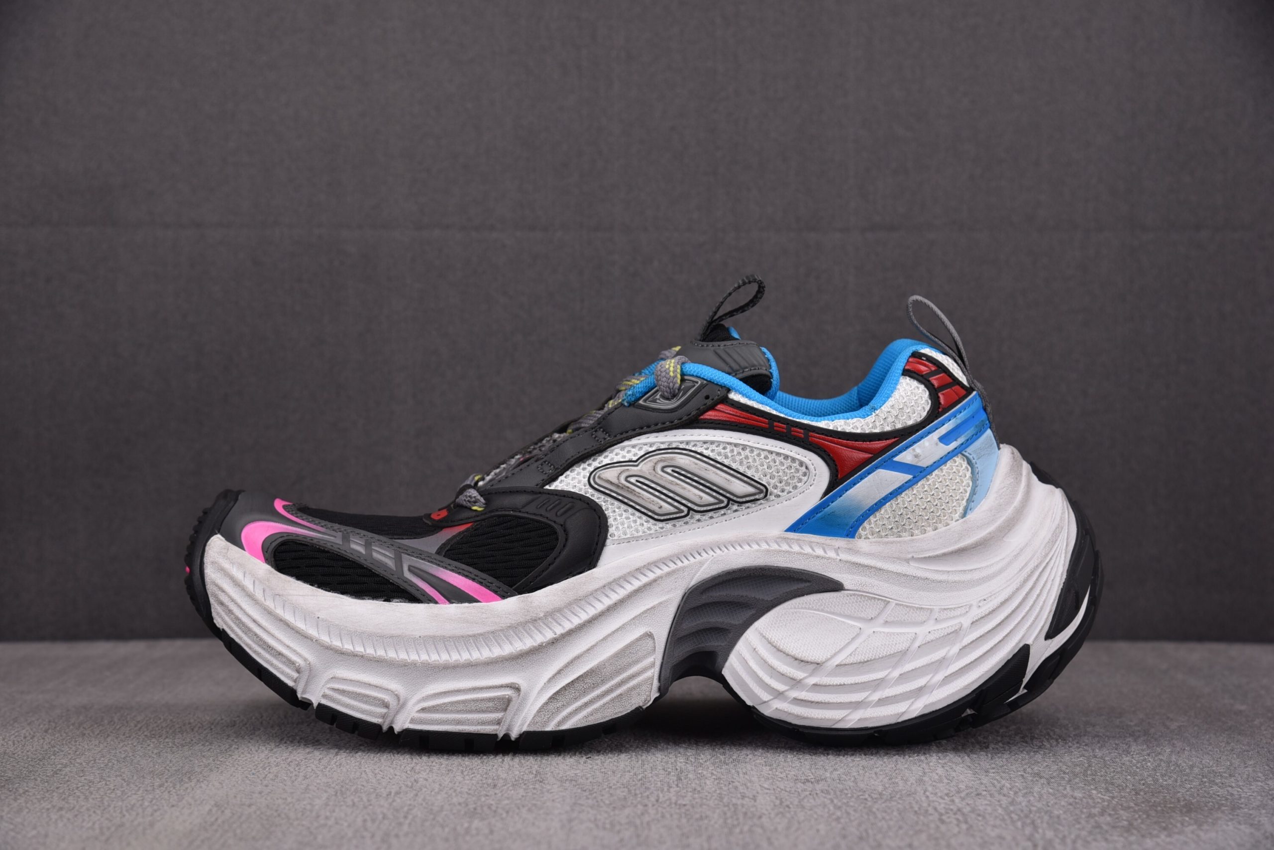 Balenciaga 6XL Sneaker multi-panelled Chunky