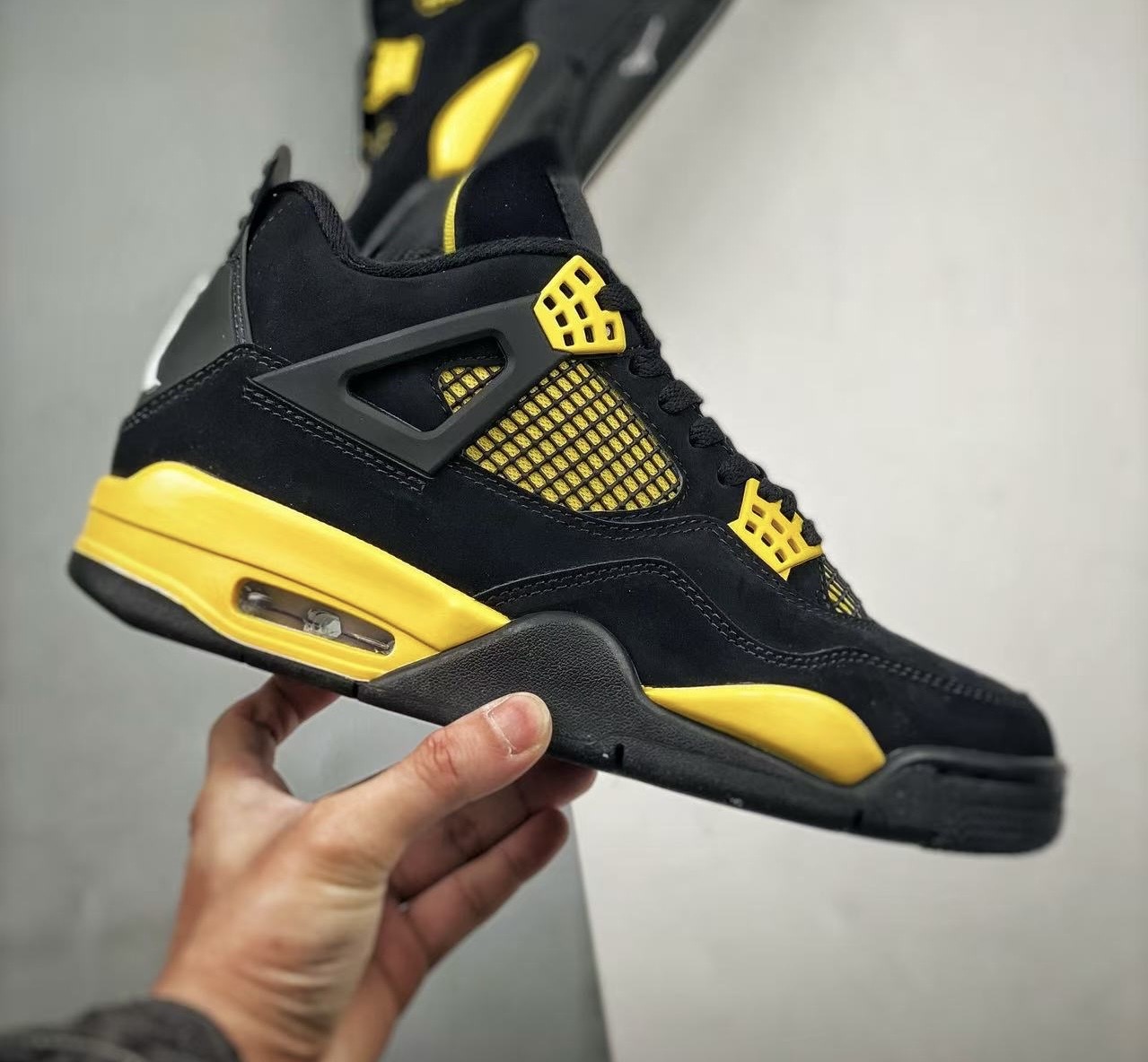 Nike Air Jordan 4 Retro 2023 ‘Thunder’